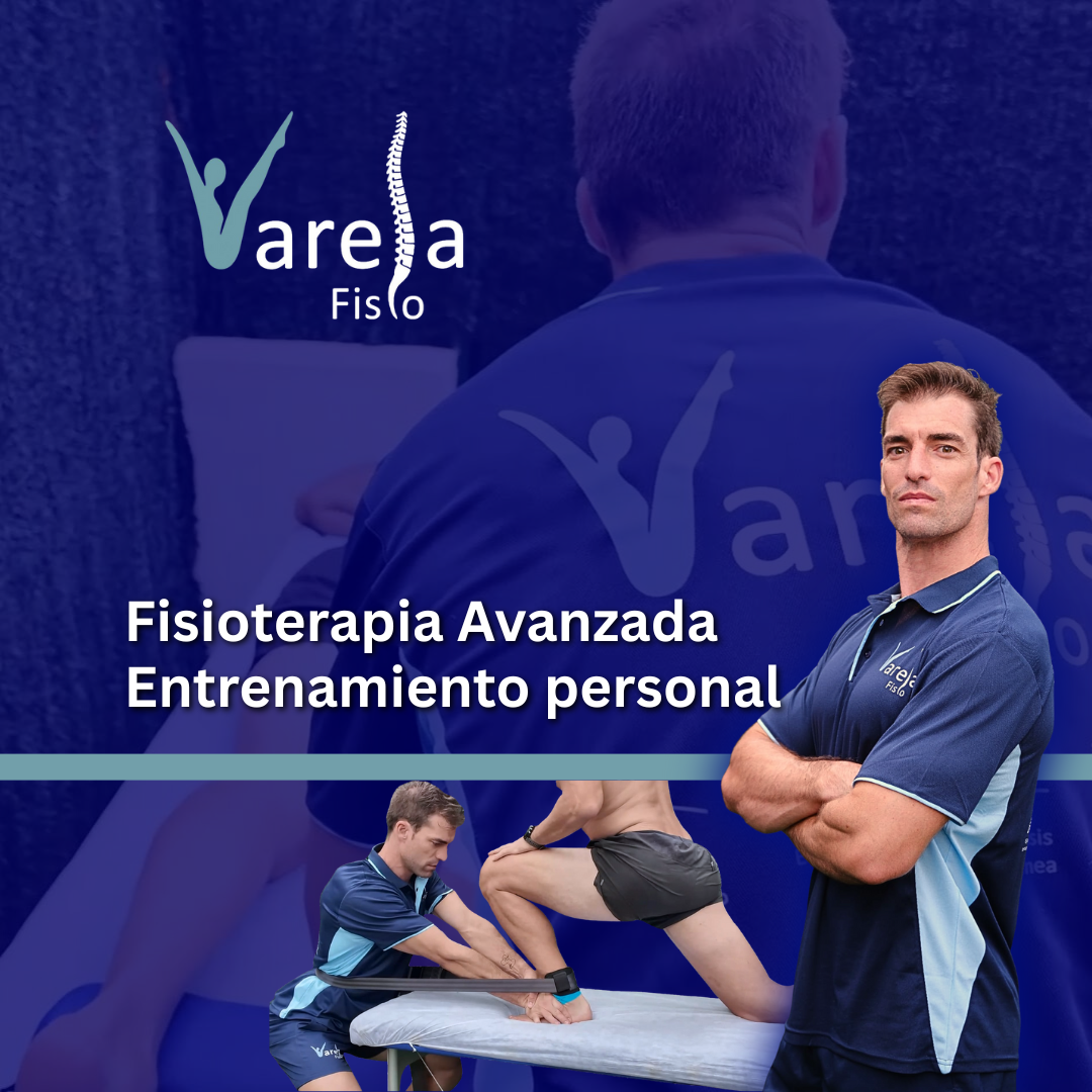 Equipo de fisioterapeutas en consulta de Sevilla tratando a un paciente